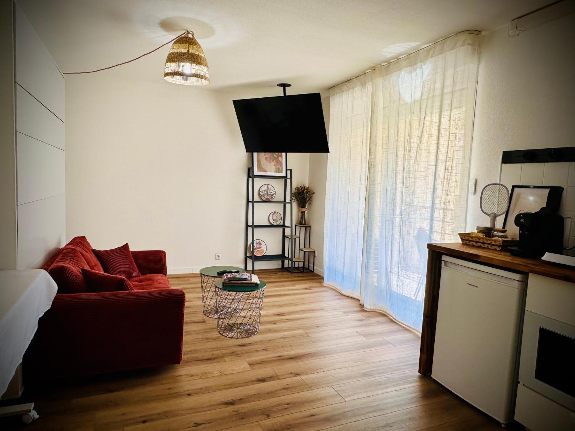 Apartment 40M2-Air Conditioning-Elevator-Underground Parking-Self Checkin! Appart Climatise 40M2-Ascenseur-Parking Souterrain -Arrivee Autonome Avignon Exterior foto